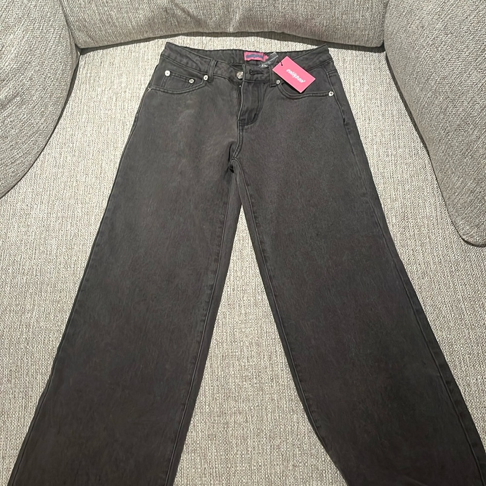 EDIKTED LOW RISE JEANS🖤